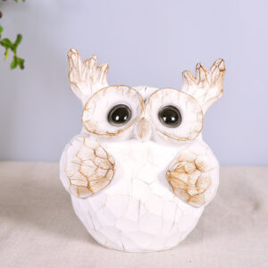 Alternative view of Owl Auspicious